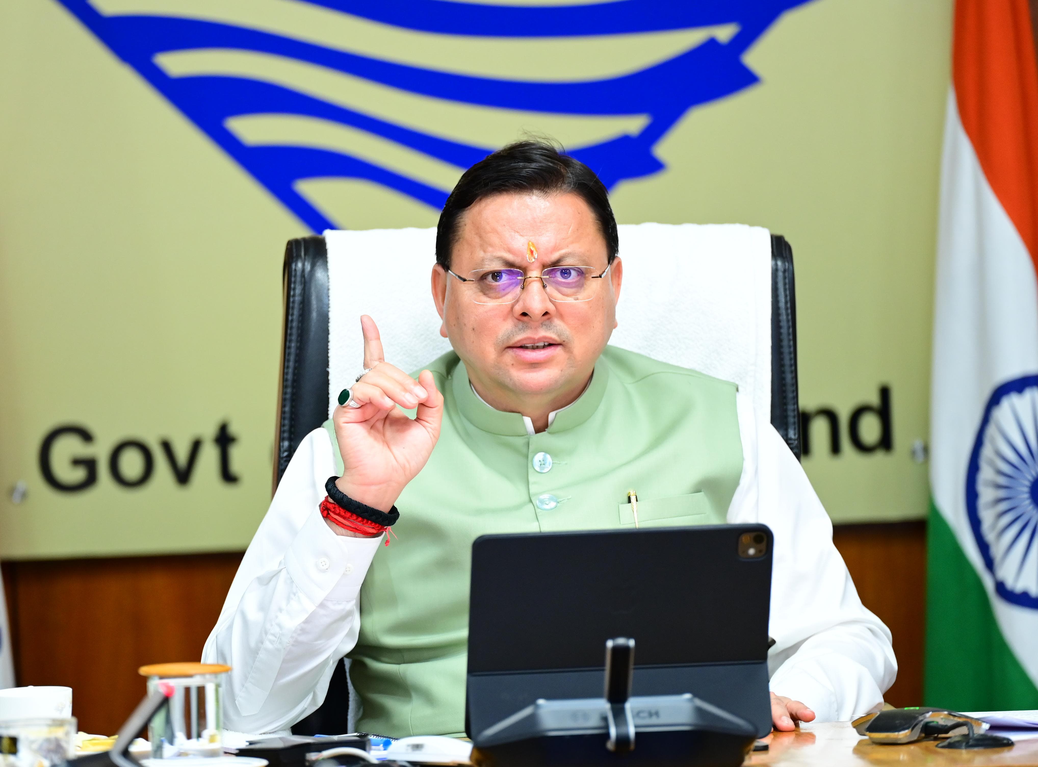 मुख्यमंत्री पुष्कर सिंह धामी बैठक लेते। मुख्यमंत्री पुष्कर सिंह धामी बैठक लेते।