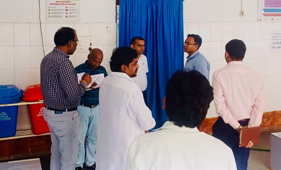 सुकमा : स्वास्थ्य सेवाओं में सुधार को लेकर कलेक्टर ने कोंटा सामुदायिक स्वास्थ्य केंद्र का औचक निरीक्षण