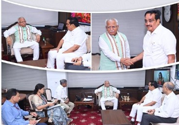 स्वच्छता ही सेवा अभियान को जनआंदोलन बनाने के लिए मनोहर लाल ने की सीआर पाटिल के साथ बैठक स्वच्छता ही सेवा अभियान को जनआंदोलन बनाने के लिए मनोहर लाल ने की सीआर पाटिल के साथ बैठक
