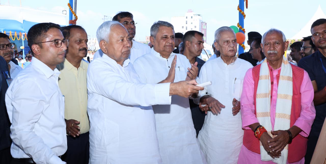 छपरा में करोड़ों की योजनाओं के उद्धाटन मौके पर नीतीश कुमार