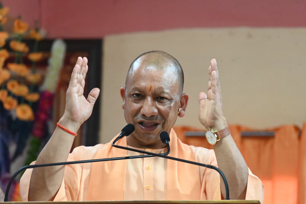 *युगपुरुष ब्रह्मलीन महंत दिग्विजयनाथ जी महाराज व राष्ट्रसंत ब्रह्मलीन महंत अवेद्यनाथ जी महाराज की पुण्य स्मृति के उपलक्ष्य में श्रीमद्भागवत कथा का शुभारंभ*