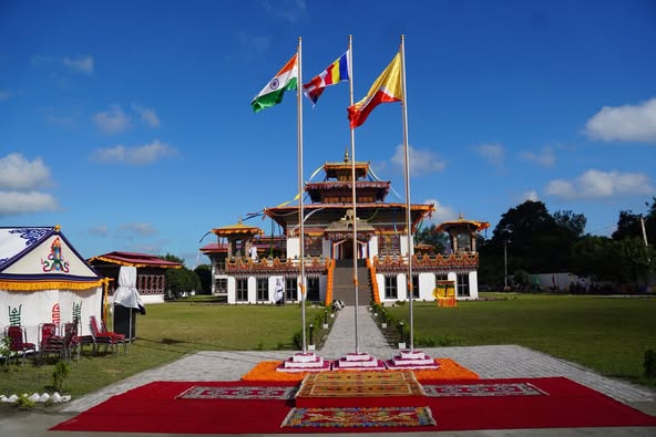 रायल भूटानी मंदिर राजगीर की फोटो रायल भूटानी मंदिर राजगीर की फोटो
