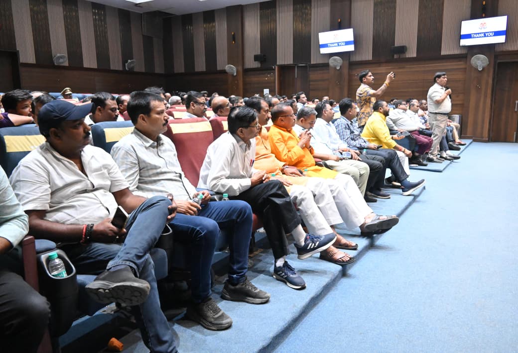 साइबर अपराध से बचाव पर आधारित संगोष्ठी में पुलिस कमिश्नर साइबर अपराध से बचाव पर आधारित संगोष्ठी में पुलिस कमिश्नर