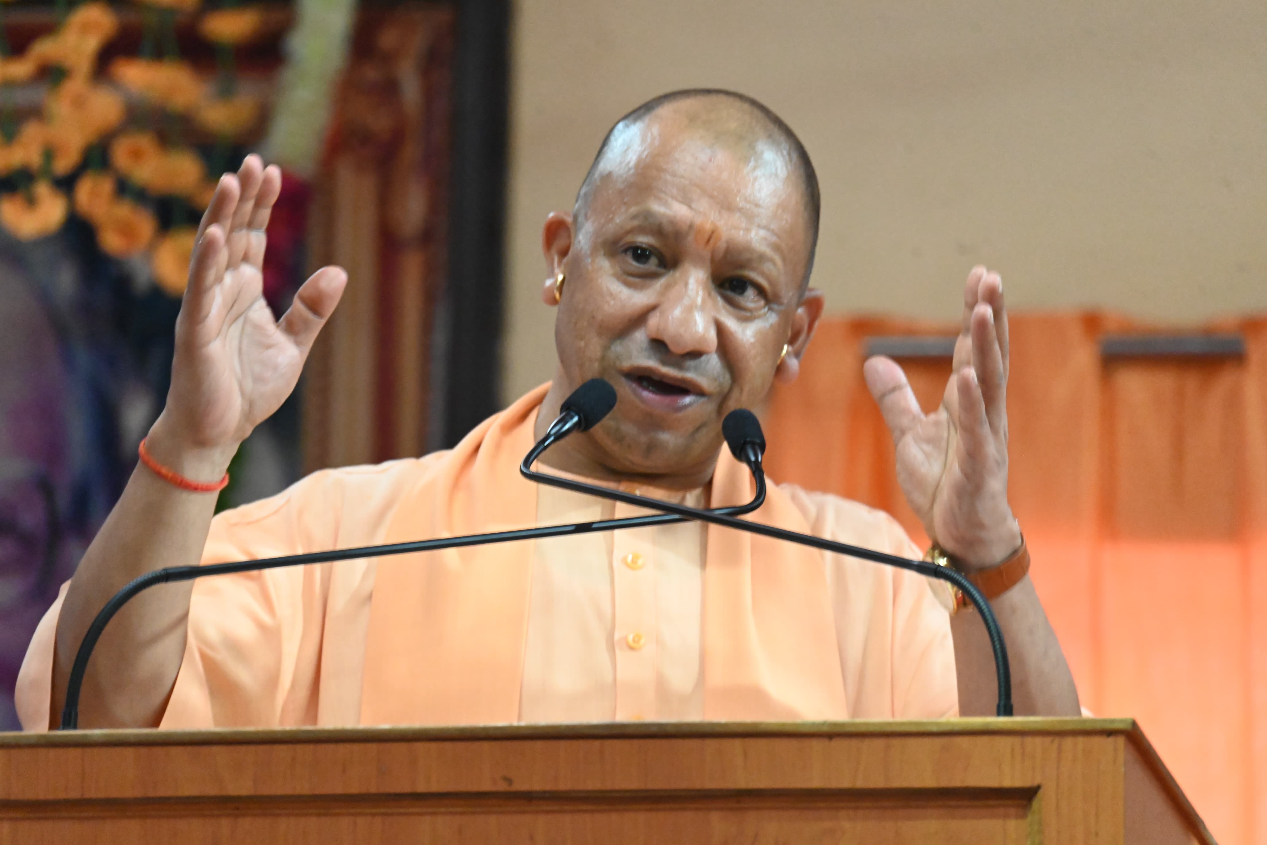 *युगपुरुष ब्रह्मलीन महंत दिग्विजयनाथ जी महाराज व राष्ट्रसंत ब्रह्मलीन महंत अवेद्यनाथ जी महाराज की पुण्य स्मृति के उपलक्ष्य में श्रीमद्भागवत कथा का शुभारंभ*
