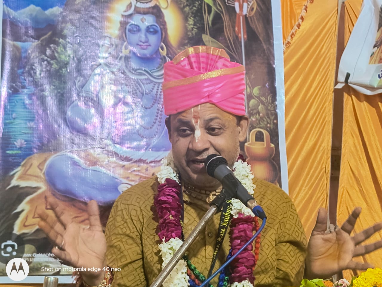 अति प्राचीन सिद्धपीठ श्री झारखंडी शिव मंदिर नागफनी में कथा का रसपान कराते आचार्य धीरशांत दास। अति प्राचीन सिद्धपीठ श्री झारखंडी शिव मंदिर नागफनी में कथा का रसपान कराते आचार्य धीरशांत दास।
