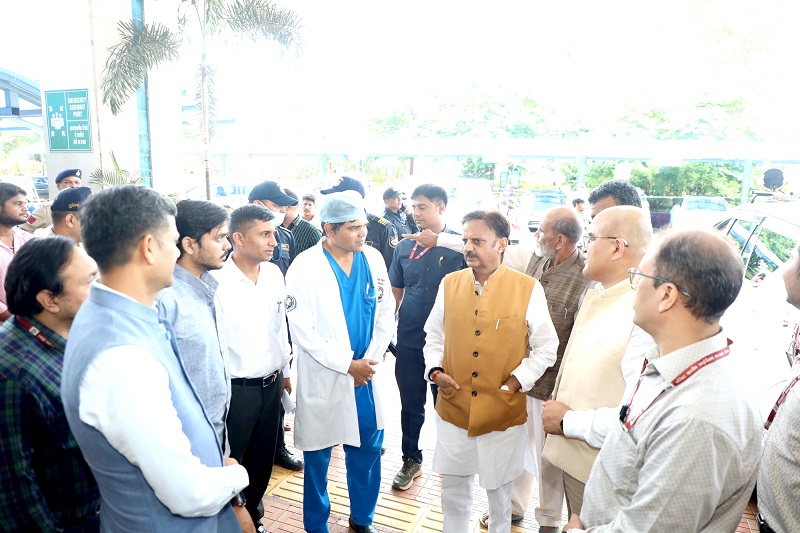 उप मुख्यमंत्री राजेन्द्र शुक्ल ने एम्स भोपाल की व्यवस्थाओं का किया अवलोकन उप मुख्यमंत्री राजेन्द्र शुक्ल ने एम्स भोपाल की व्यवस्थाओं का किया अवलोकन