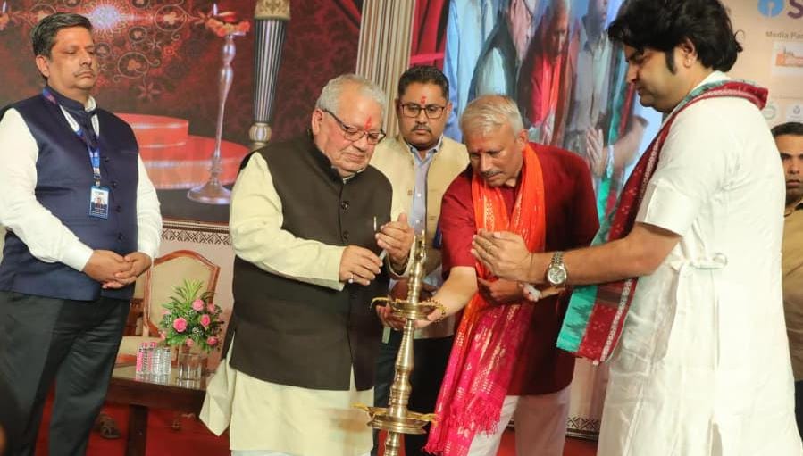 गौ महाकुंभ के जयपुर में भव्य आगाज में पूर्व राज्यपाल, मंत्री खर्रा सहित अनेक अतिथि हुए शामिल गौ महाकुंभ के जयपुर में भव्य आगाज में पूर्व राज्यपाल, मंत्री खर्रा सहित अनेक अतिथि हुए शामिल