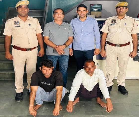 कच्ची बस्तियों में गांजे की सप्लाई करने वाले दो तस्कर गिरफ्तार