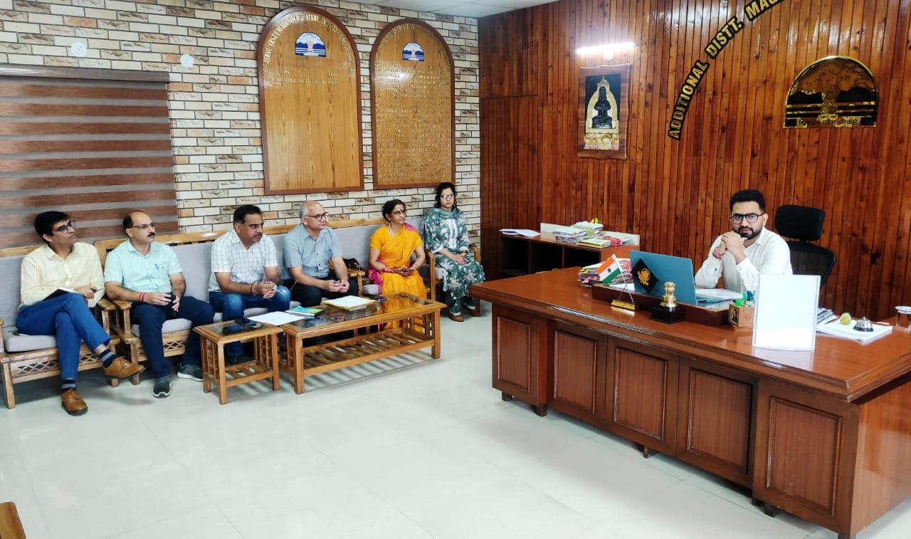 एडीसी ने पशुपालन और सहकारिता विभाग तथा मिल्क फेडरेशन के अधिकारियों को दिए निर्देश एडीसी ने पशुपालन और सहकारिता विभाग तथा मिल्क फेडरेशन के अधिकारियों को दिए निर्देश