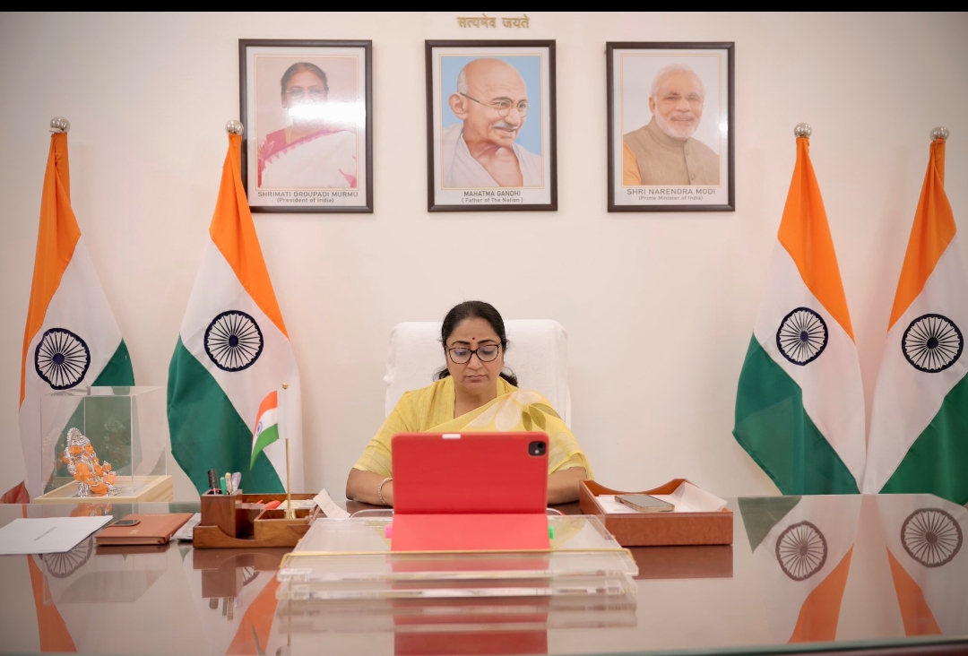 दिल्ली सचिवालय में आनलाइन दिल्ली के सभी जिलाधिकारियों के आनलाइन बैठक करती मुख्यमंत्री रेखा गुप्ता दिल्ली सचिवालय में आनलाइन दिल्ली के सभी जिलाधिकारियों के आनलाइन बैठक करती मुख्यमंत्री रेखा गुप्ता