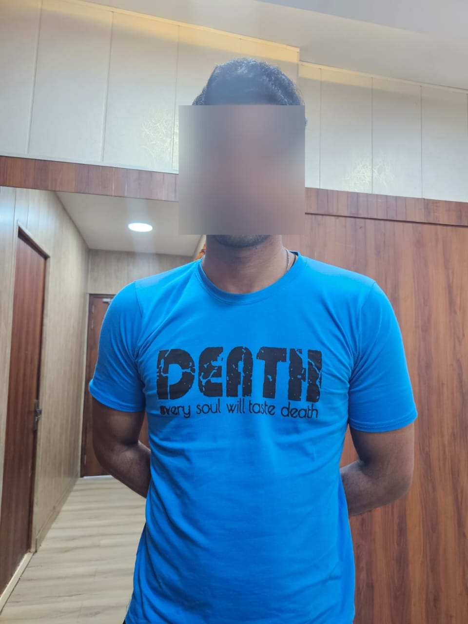स्पाई कैमरा से महिला की वीडियो बनाने वाले आराेपित की फोटो स्पाई कैमरा से महिला की वीडियो बनाने वाले आराेपित की फोटो