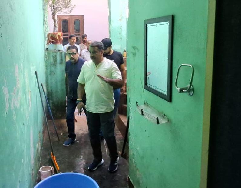 जम्मू में बाढ़ प्रभावित इलाकों का दौरा, एनसी नेताओं ने सुनी लोगों की व्यथा