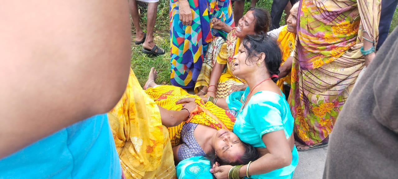 रोते बिलखते परिजन