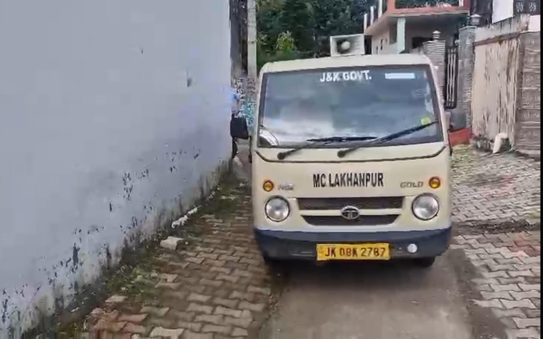 Awareness campaign on water pollution started in Municipal Corporation Lakhanpur/Nagri through mobile van and radio jingles Awareness campaign on water pollution started in Municipal Corporation Lakhanpur/Nagri through mobile van and radio jingles