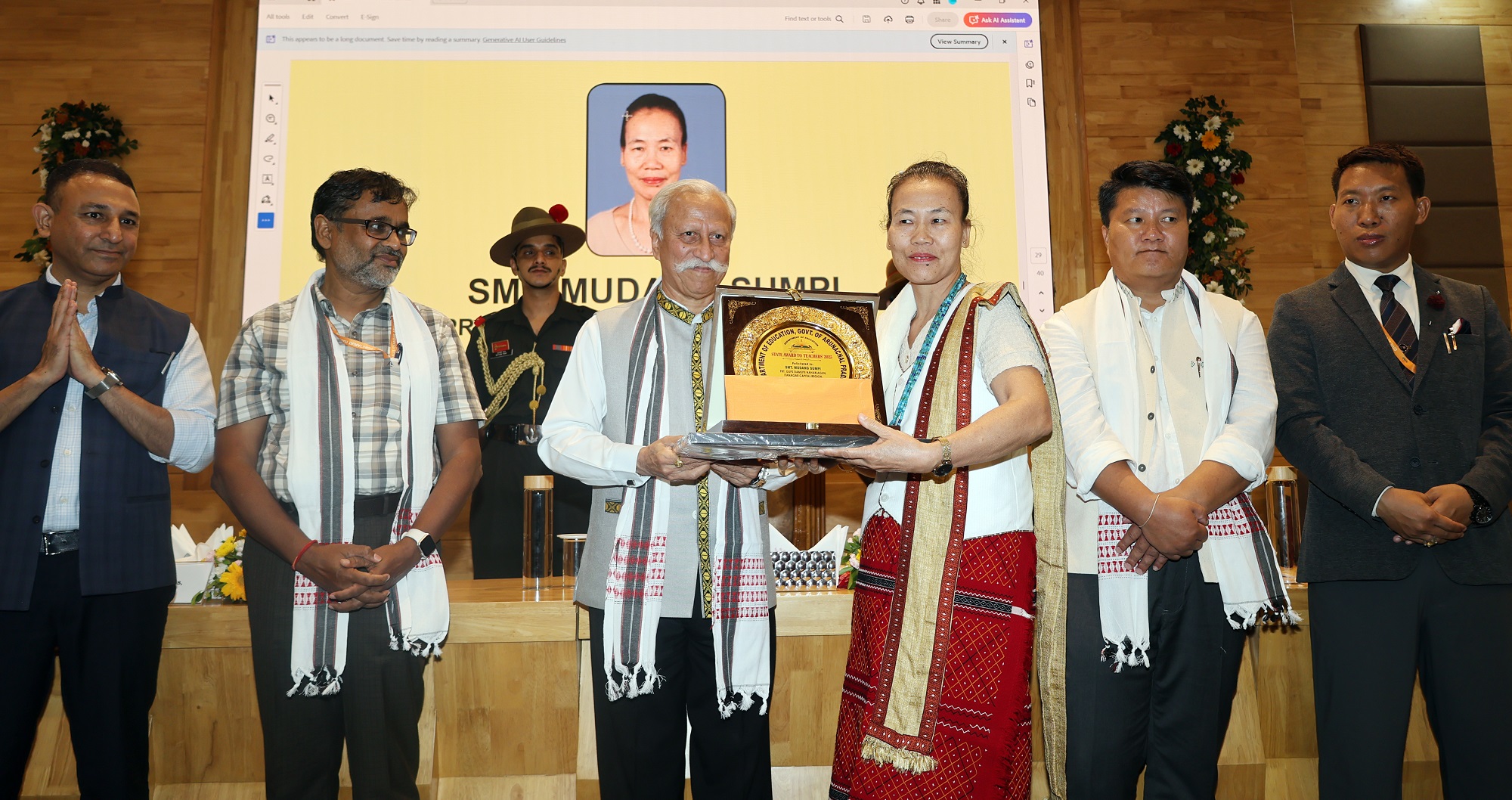 राज्य भर के 40 शिक्षकों को राज्य शिक्षक पुरस्कार प्रदान किए।