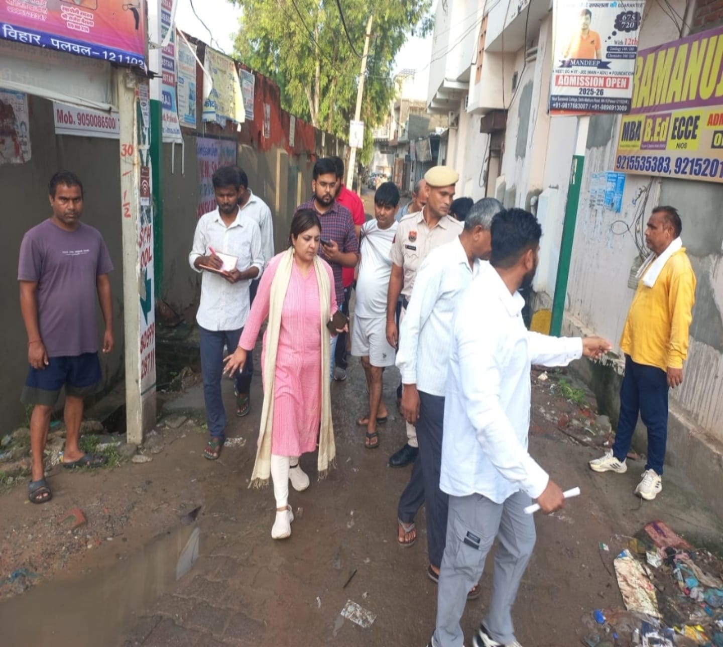 जिला नगर आयुक्त मनीषा शर्मा ने वार्ड नंबर-23 का किया दौरा जिला नगर आयुक्त मनीषा शर्मा ने वार्ड नंबर-23 का किया दौरा