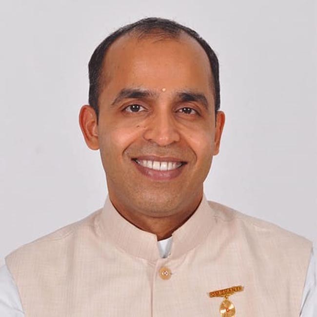 प्रो ईवी गिरीश प्रो ईवी गिरीश