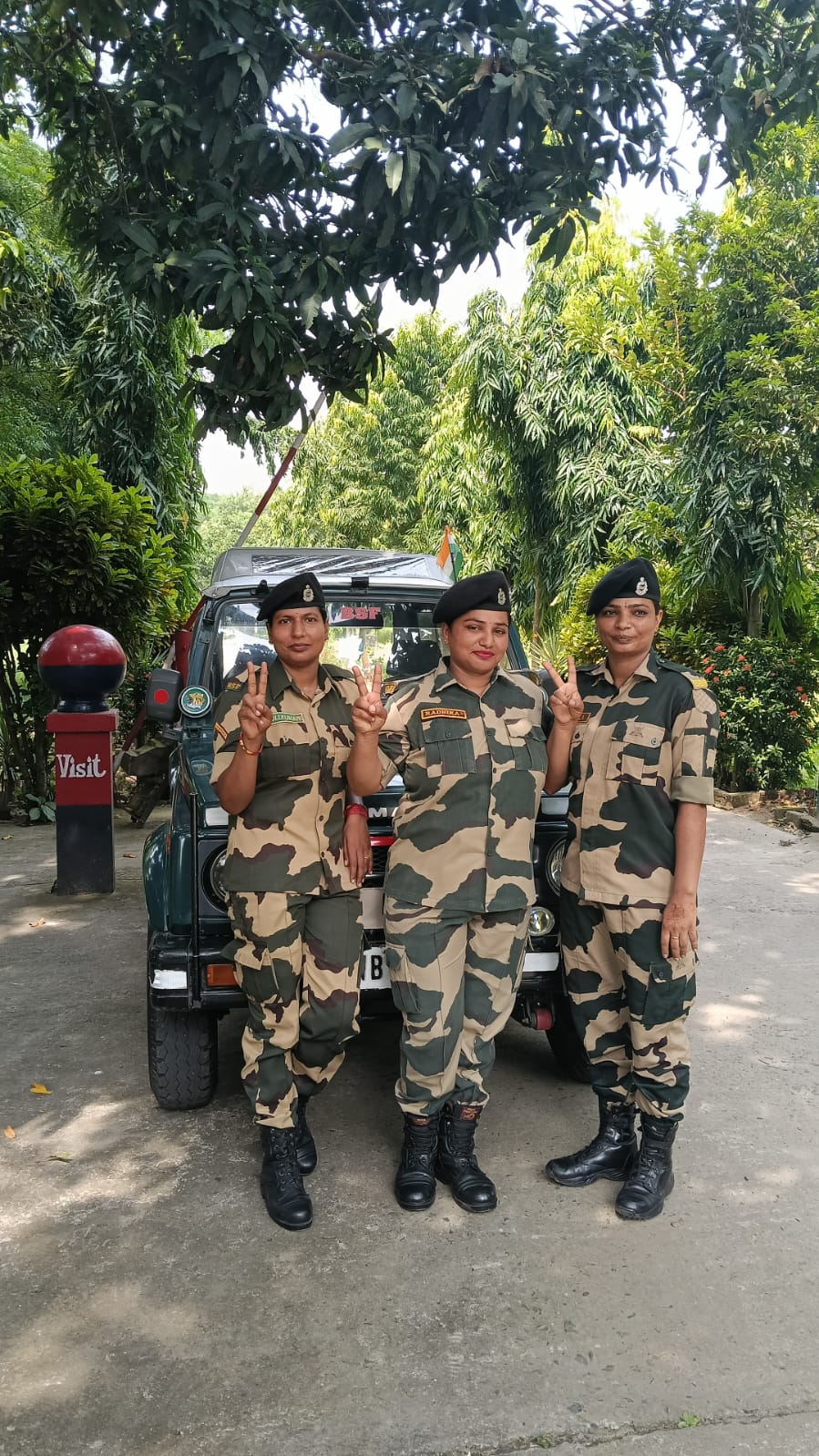 तीनों महिला कांस्टेबल एक साथ