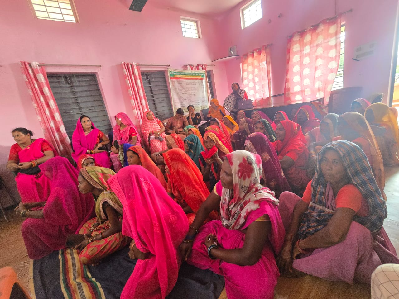 उपस्थित ग्रामीणजन उपस्थित ग्रामीणजन