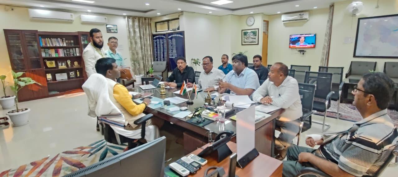 बैठक की तस्वीर बैठक की तस्वीर
