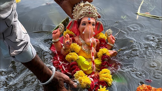 गणेश व‍िसर्जन