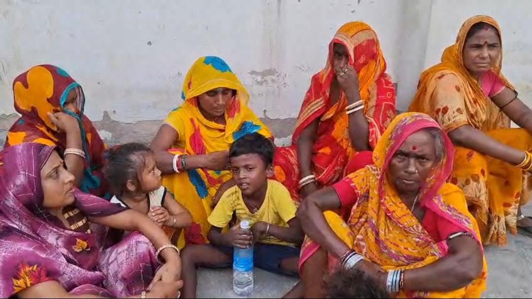 मृतक के परिजन मृतक के परिजन