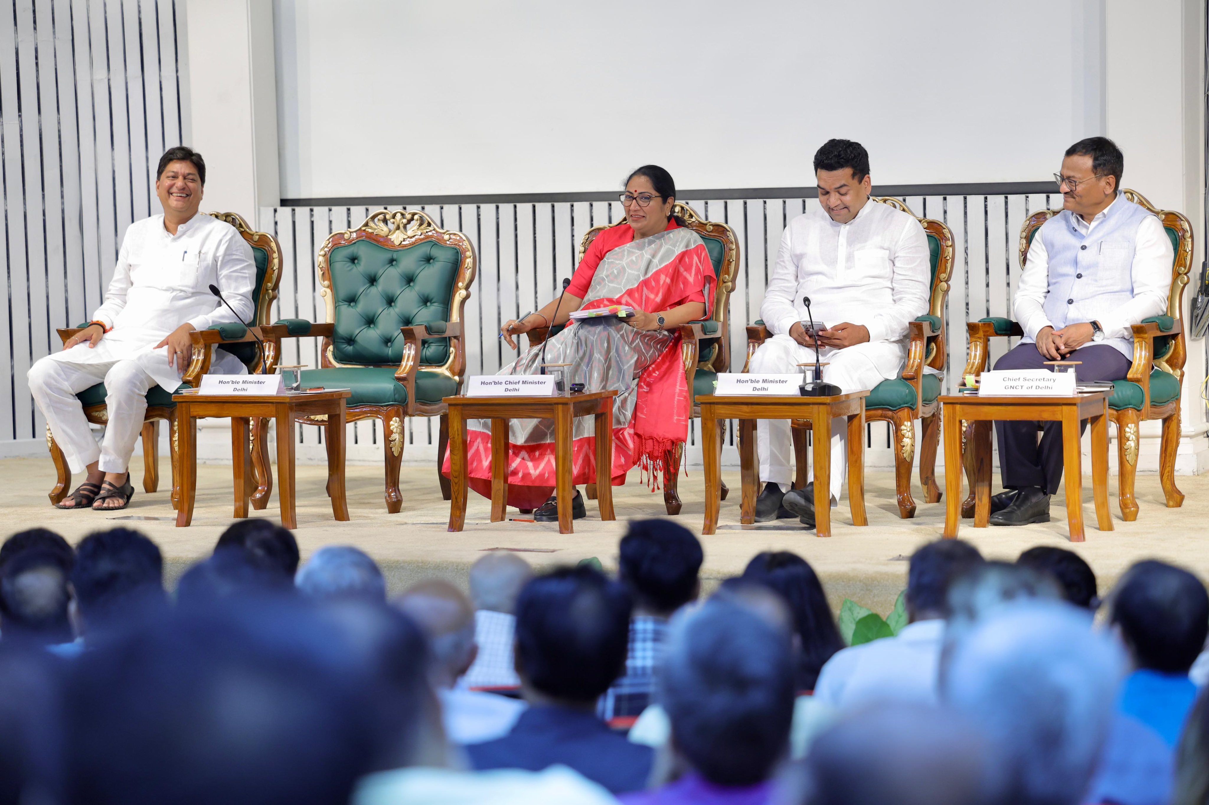 दिल्ली सचिवालय में शनिवार को रामलीला समितियों के साथ रामलीला आयोजन पर चर्चा करती मुख्यमंत्री रेखा गुप्ता दिल्ली सचिवालय में शनिवार को रामलीला समितियों के साथ रामलीला आयोजन पर चर्चा करती मुख्यमंत्री रेखा गुप्ता