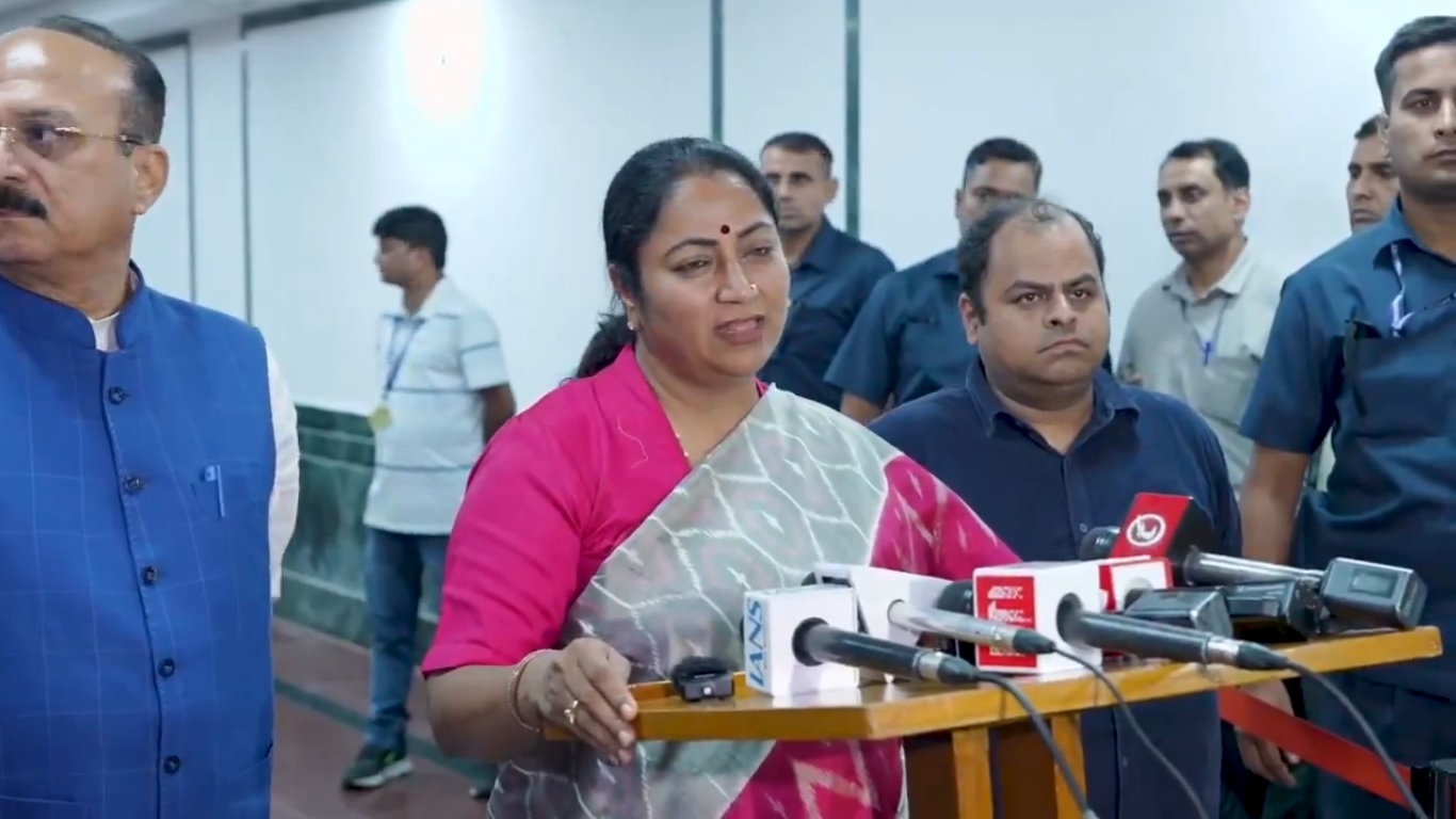 दिल्ली सचिवालय में शनिवार को पत्रकारों को संबोधित करती मुख्यमंत्री रेखा गुप्ता दिल्ली सचिवालय में शनिवार को पत्रकारों को संबोधित करती मुख्यमंत्री रेखा गुप्ता