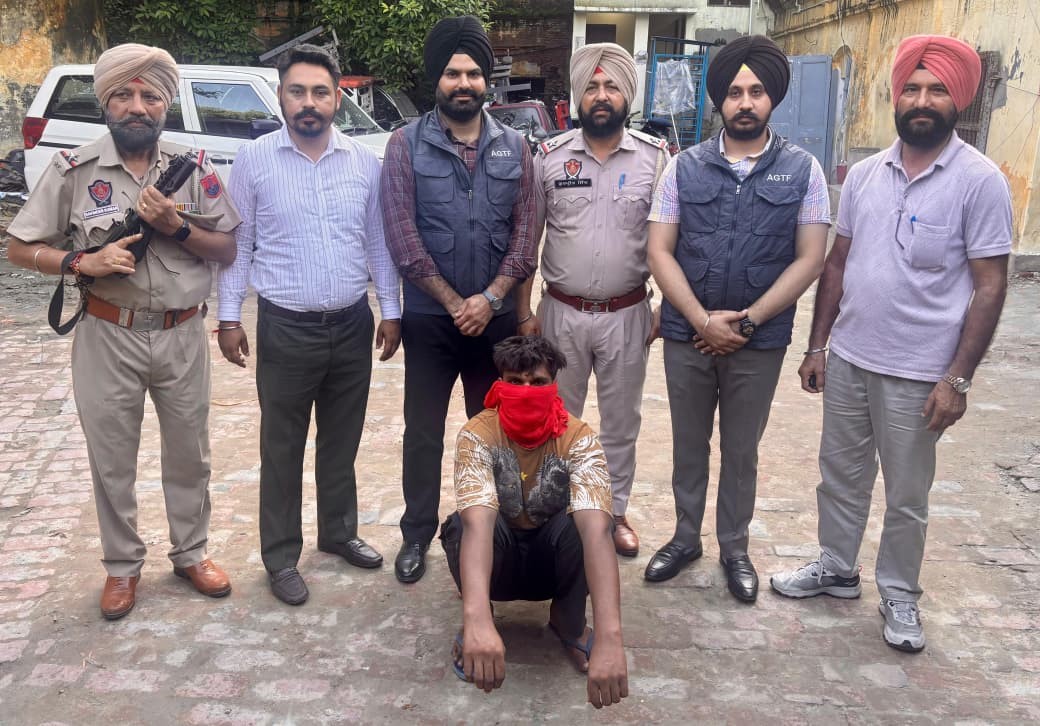 पंजाब पुलिस द्वारा गिरफ्तार आराेपी पंजाब पुलिस द्वारा गिरफ्तार आराेपी
