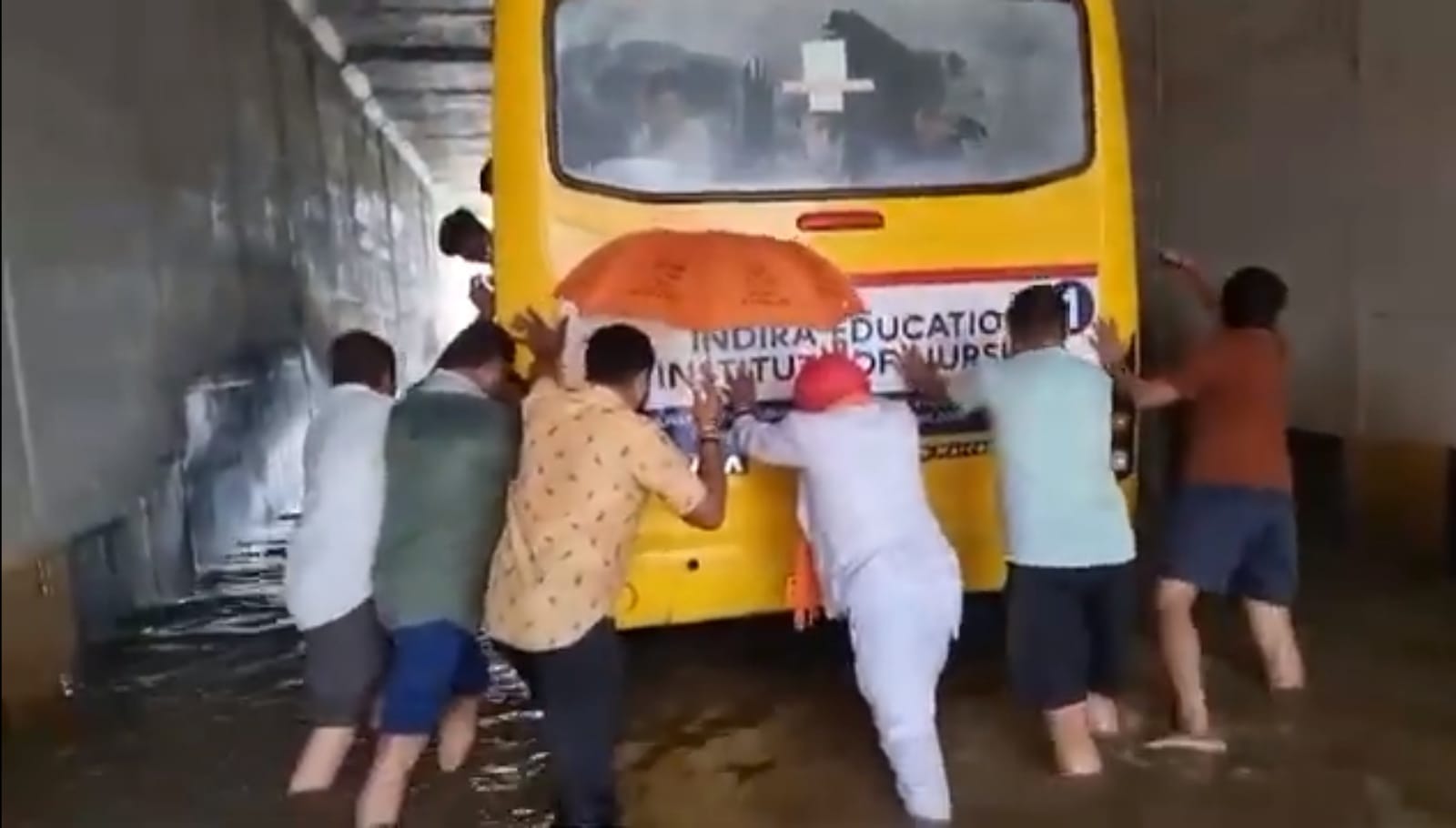 उदयपुर में बारिश की झड़ी, जनजीवन अस्त-व्यस्त