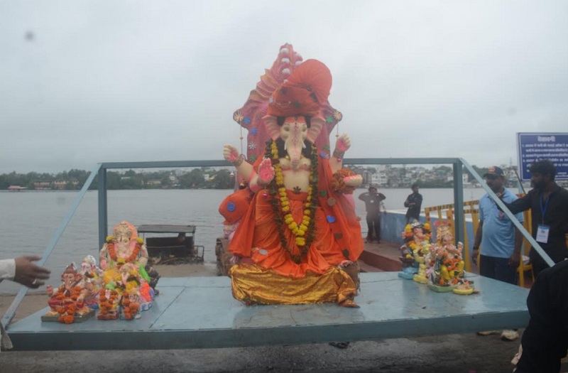 भोपाल में गणेश मूर्तियों का विसर्जन भोपाल में गणेश मूर्तियों का विसर्जन