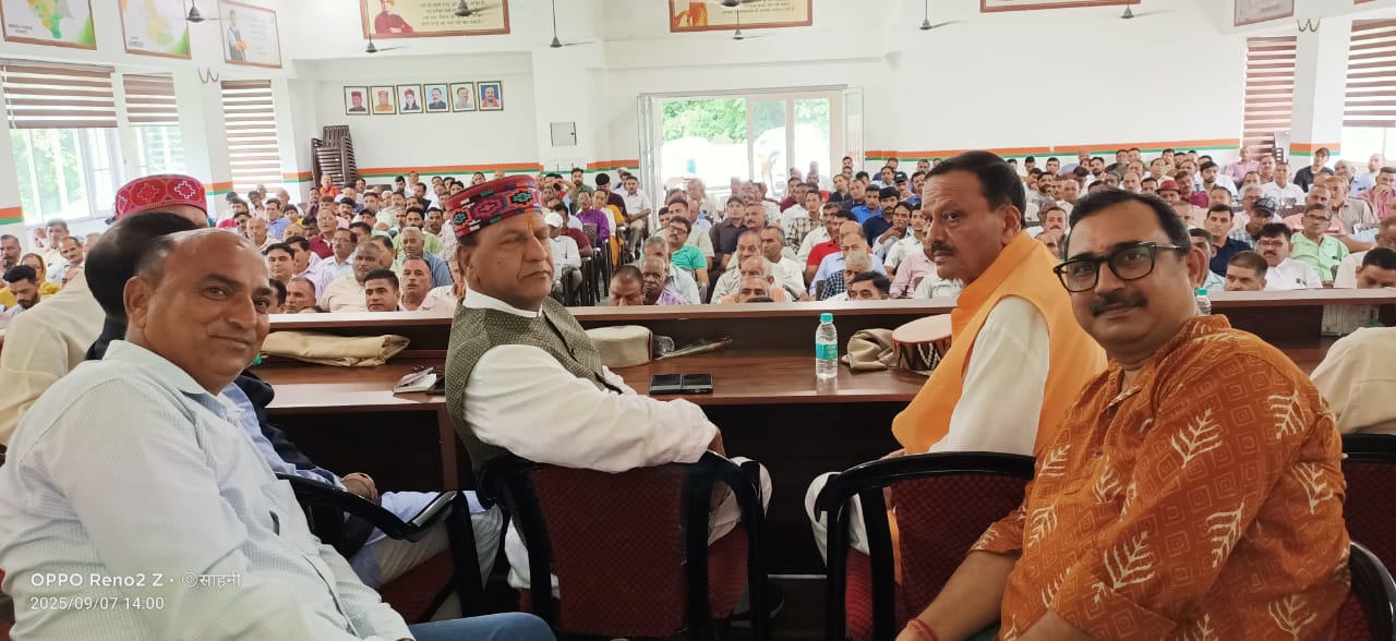 संकट की घड़ी में संगठन का प्रत्येक कार्यकर्ता तन -मन से समर्पित होकर कार्य कर रहा है और भाजपा परिवार पीड़ितों के साथ खड़ा है, डॉ. राजीव बिंदल संकट की घड़ी में संगठन का प्रत्येक कार्यकर्ता तन -मन से समर्पित होकर कार्य कर रहा है और भाजपा परिवार पीड़ितों के साथ खड़ा है, डॉ. राजीव बिंदल