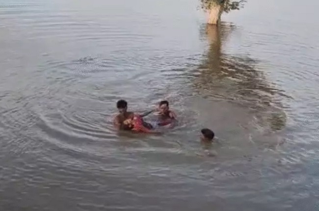 खंड़वाः तालाब में डूबने से दो सगी बहनों की मौत खंड़वाः तालाब में डूबने से दो सगी बहनों की मौत