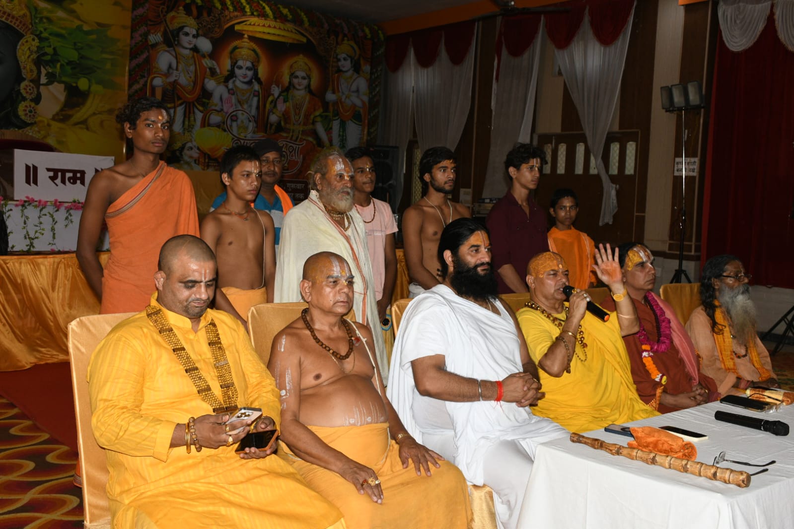 स्वामी भगवदाचार्य स्मारक सदन में बैठक स्वामी भगवदाचार्य स्मारक सदन में बैठक