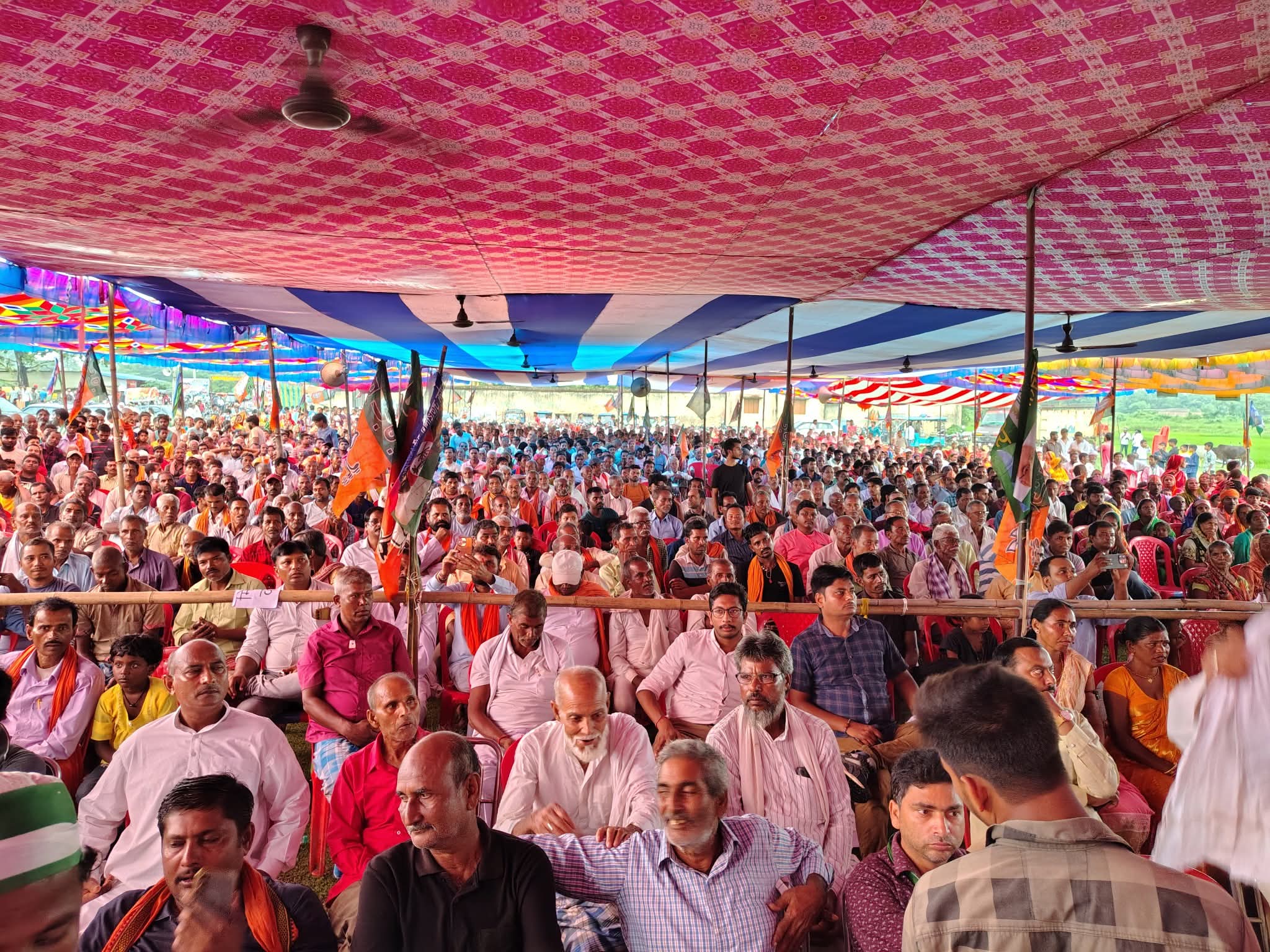 अररिया फोटो:सम्मेलन में कार्यकर्ताओं की भीड़ अररिया फोटो:सम्मेलन में कार्यकर्ताओं की भीड़