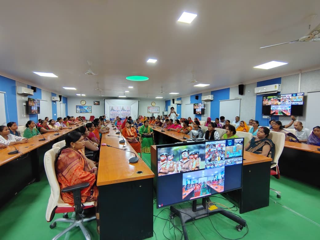 मुख्यमंत्री महिला रोजगार योजना” कार्यक्रम का सीधा प्रसारण मुख्यमंत्री महिला रोजगार योजना” कार्यक्रम का सीधा प्रसारण