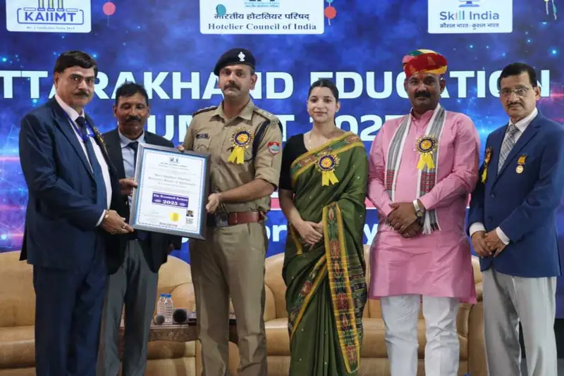 रवि शर्मा को डॉक्टरेट की मानद उपाधि, कौशल एकेडमी ने शताधिक शिक्षकों का किया सम्मान