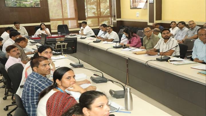 कलेक्ट्रेट सभागार में आयोजित हुई बैठक