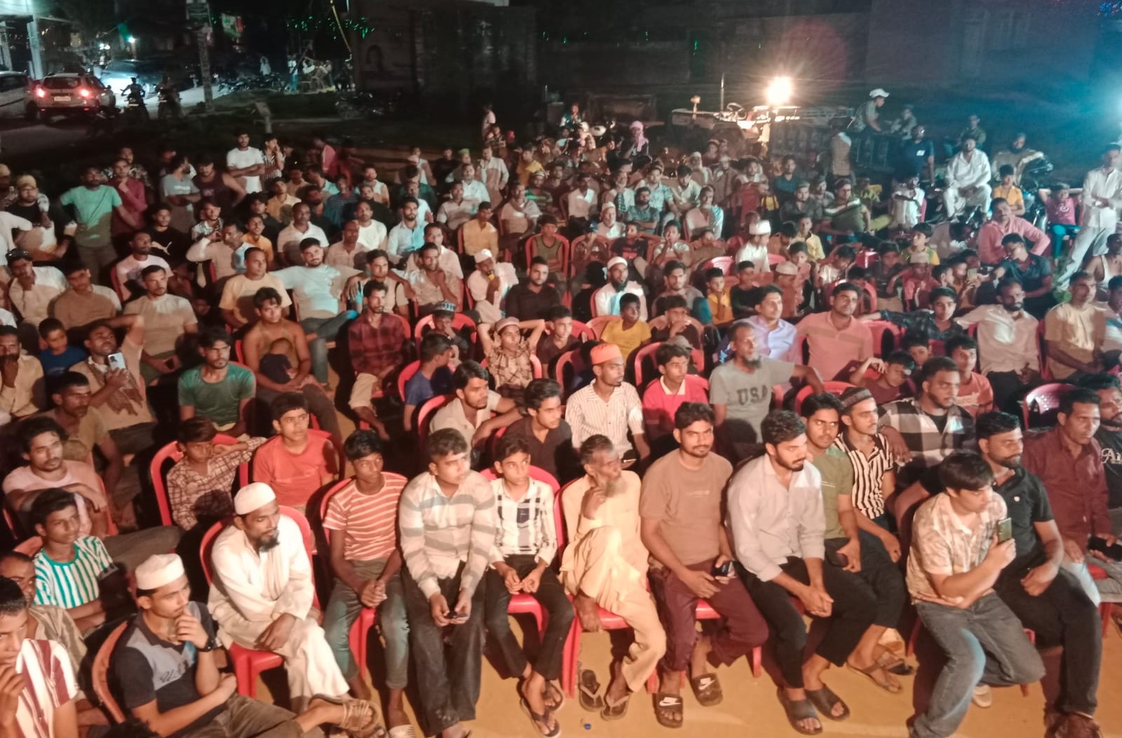 मुरादाबाद देहात विधानसभा.27 के सिरसवां गौड में एआईएमआईएम की जनसभा में माैजूद लाेग। मुरादाबाद देहात विधानसभा.27 के सिरसवां गौड में एआईएमआईएम की जनसभा में माैजूद लाेग।