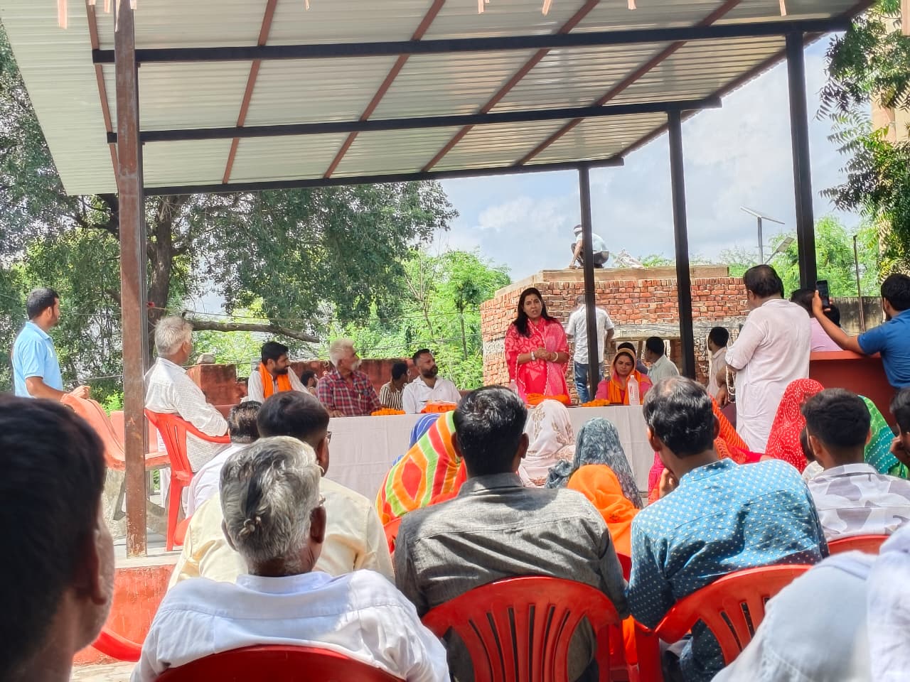 महापौर डॉ. गुर्जर ने योगा फॉर वन अर्थ वन हेल्थ की थीम पर योगाचार्यो के साथ किया योग एवं वृक्षारोपण