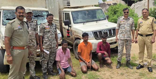 18 मवेशियों के साथ 3 आरोपित गिरफ्तार 18 मवेशियों के साथ 3 आरोपित गिरफ्तार