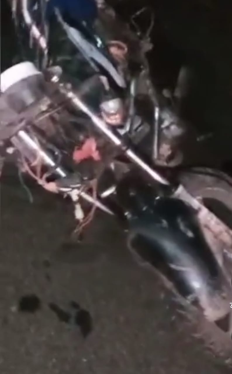 से बाइक सवार एक युवक की मौत, एक घायल से बाइक सवार एक युवक की मौत, एक घायल