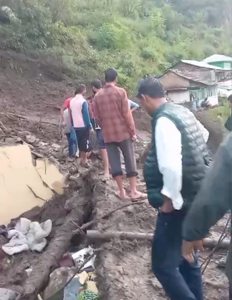 कुल्लू में भूस्खलन कुल्लू में भूस्खलन