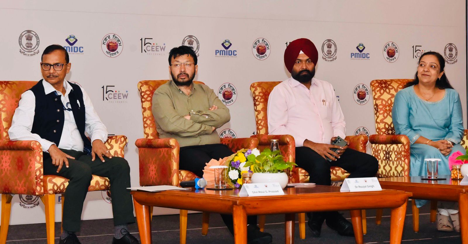 पंजाब के स्थानीय निकाय मंत्री डॉ. रवजोत सिंह कार्यक्रम में भाग लेते हुए पंजाब के स्थानीय निकाय मंत्री डॉ. रवजोत सिंह कार्यक्रम में भाग लेते हुए