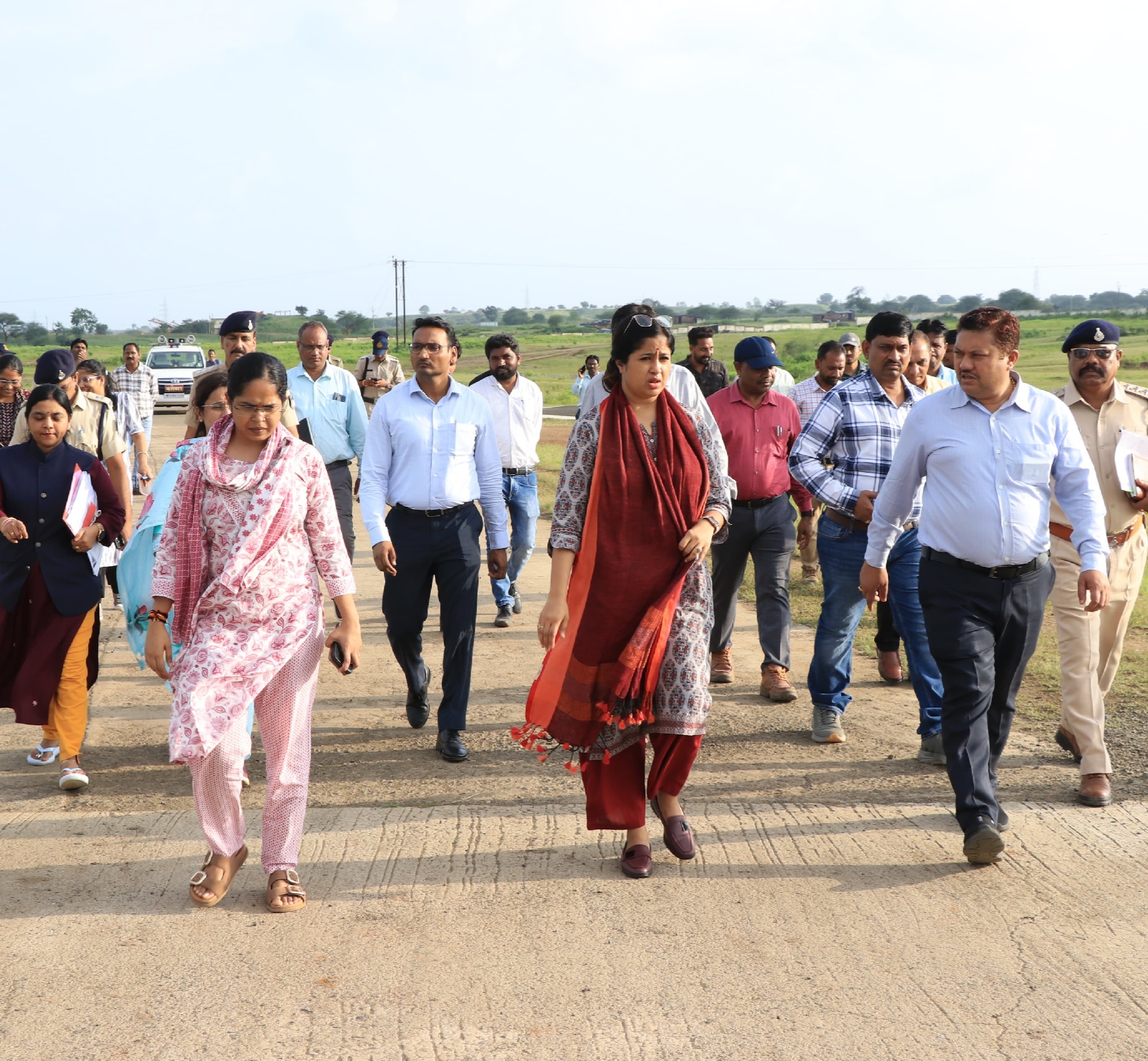 सीएम के दौरे की तैयारियों में जुटा जिला प्रशासन सीएम के दौरे की तैयारियों में जुटा जिला प्रशासन