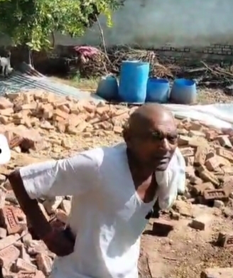 एटा में दीवार गिरी