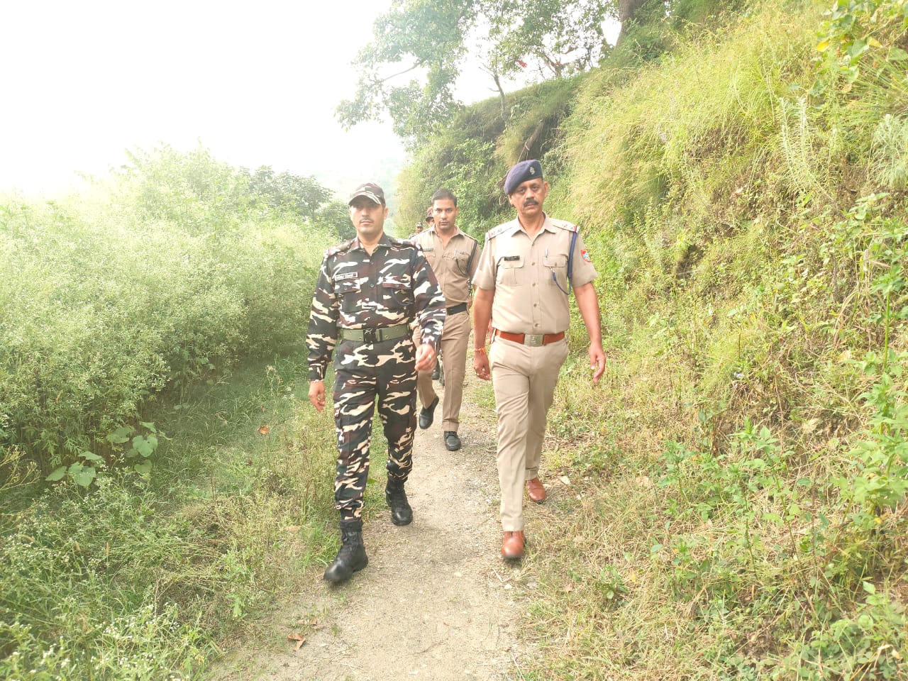 पुलिस अलर्ट मोड में पुलिस अलर्ट मोड में