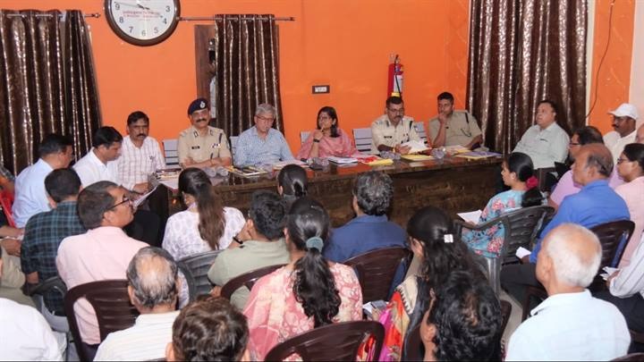 रतनगढ़ माता मेले की तैयारियों को लेकर हुई अहम बैठक रतनगढ़ माता मेले की तैयारियों को लेकर हुई अहम बैठक