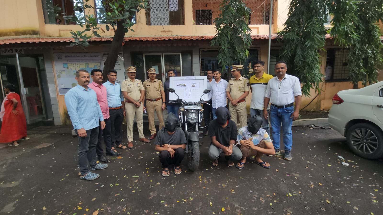 3 youths arrested for chain snatching Thane