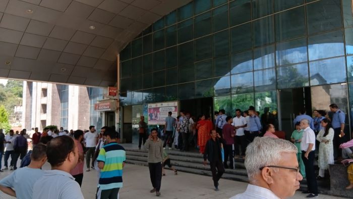 मंडी जिला स्थित लाल बहादुर शास्त्री मेडिकल कॉलेज नेरचौक मंडी जिला स्थित लाल बहादुर शास्त्री मेडिकल कॉलेज नेरचौक